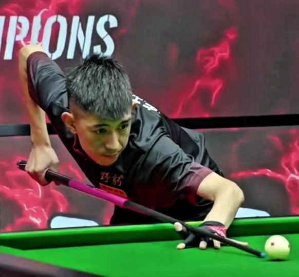 六人贡献了 六人贡献了